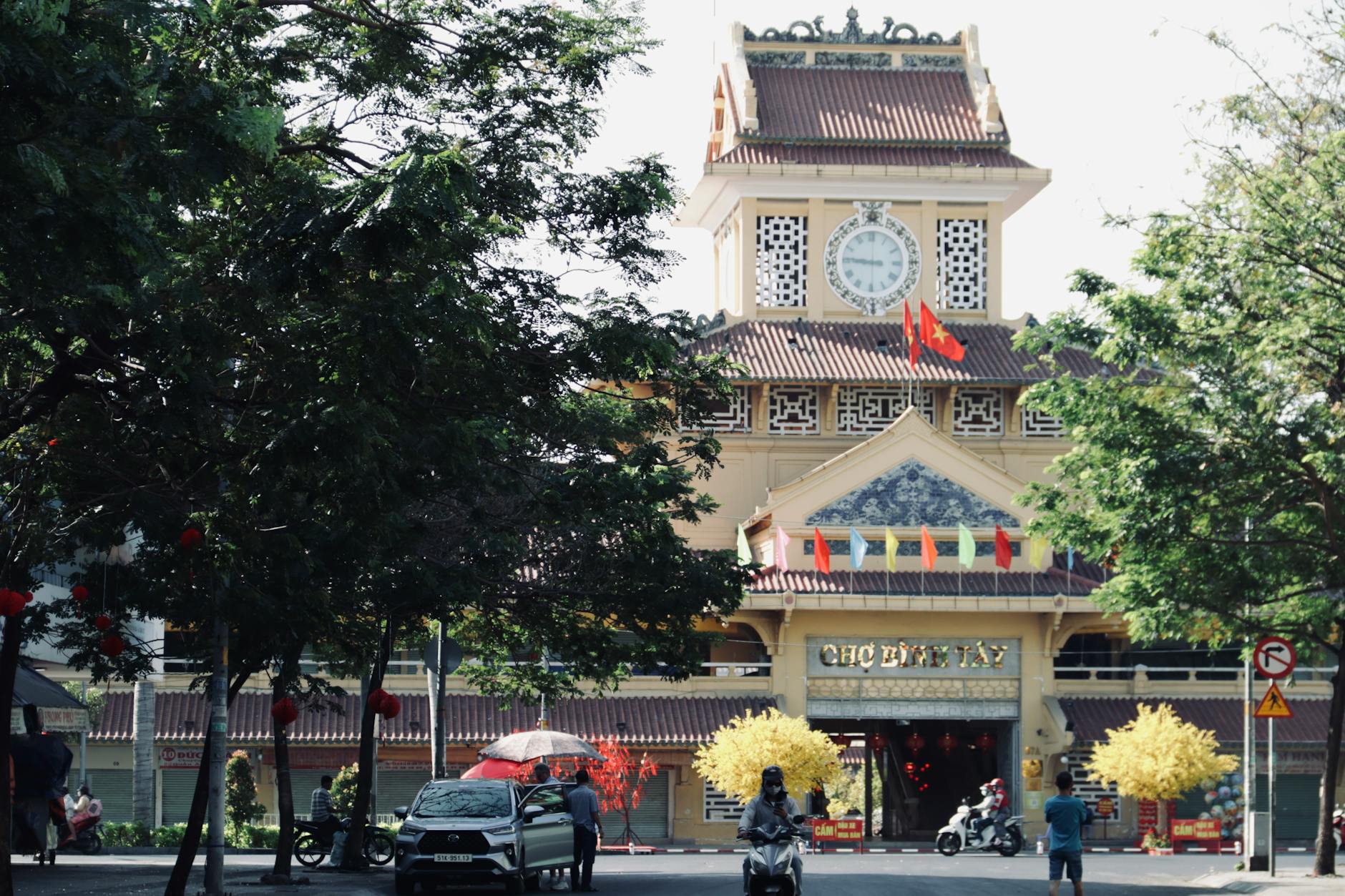 Ho Chi Minh City travel guide — WanderSteals budget travel