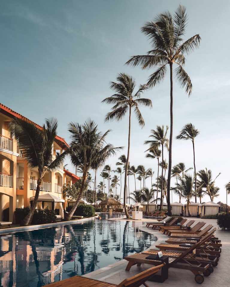 Smart Budget Travel Package Tips with Expedia Deals — 2026