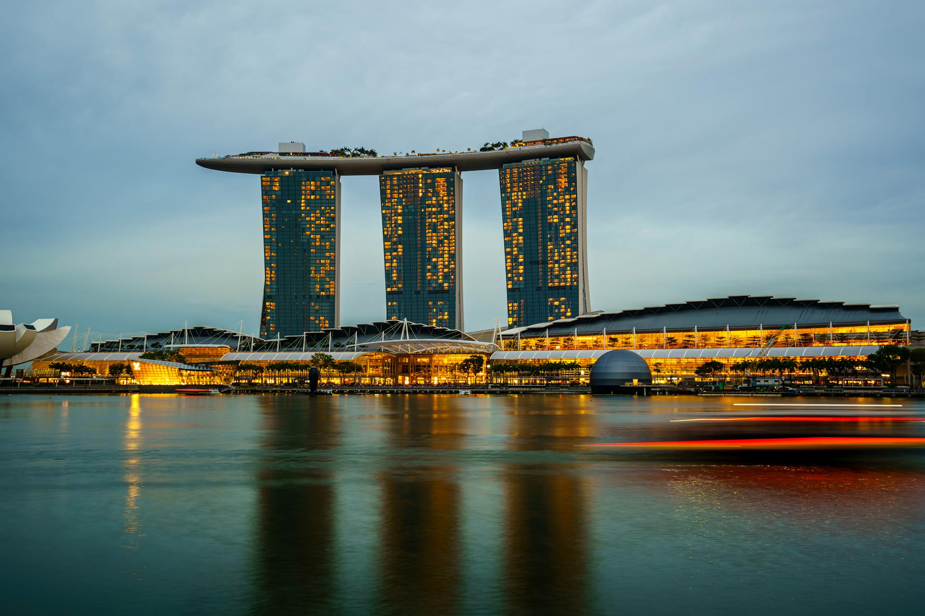 Singapore travel guide — WanderSteals budget travel