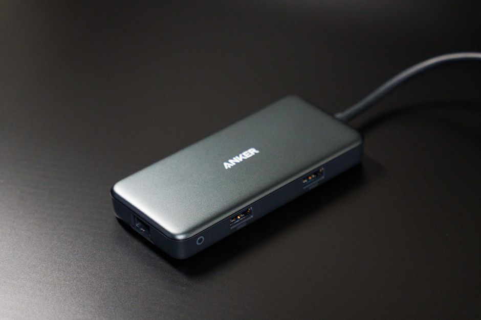 2. Anker 737 Power Bank 24000mAh