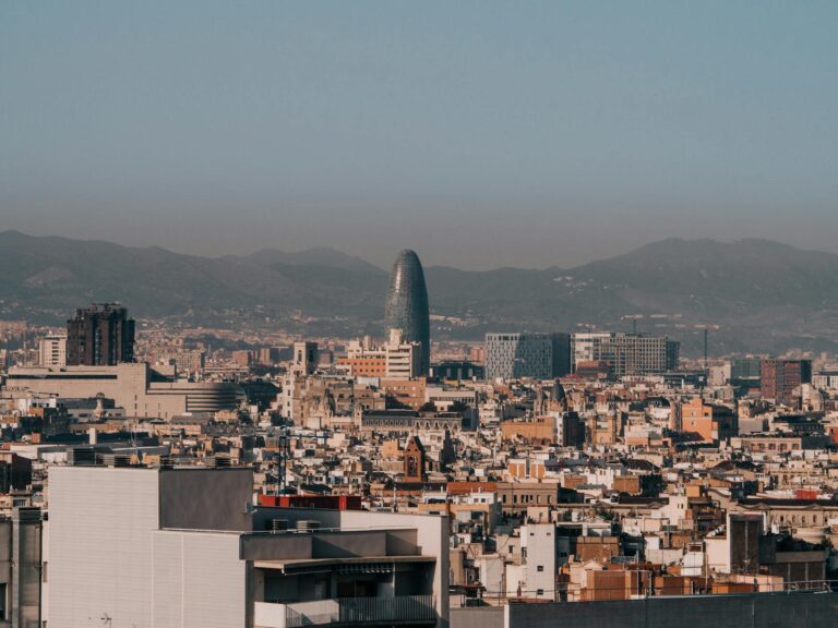 Barcelona – Cheapest Flights from Brisbane to Barcelona 2026 – When to Book