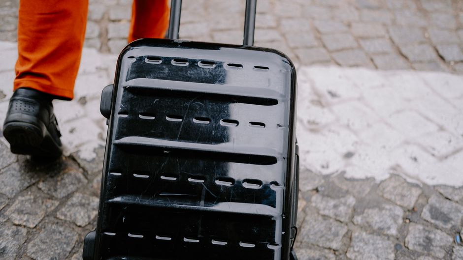 Best Expandable Option: Samsonite Winfield 2 Hardside Carry-On