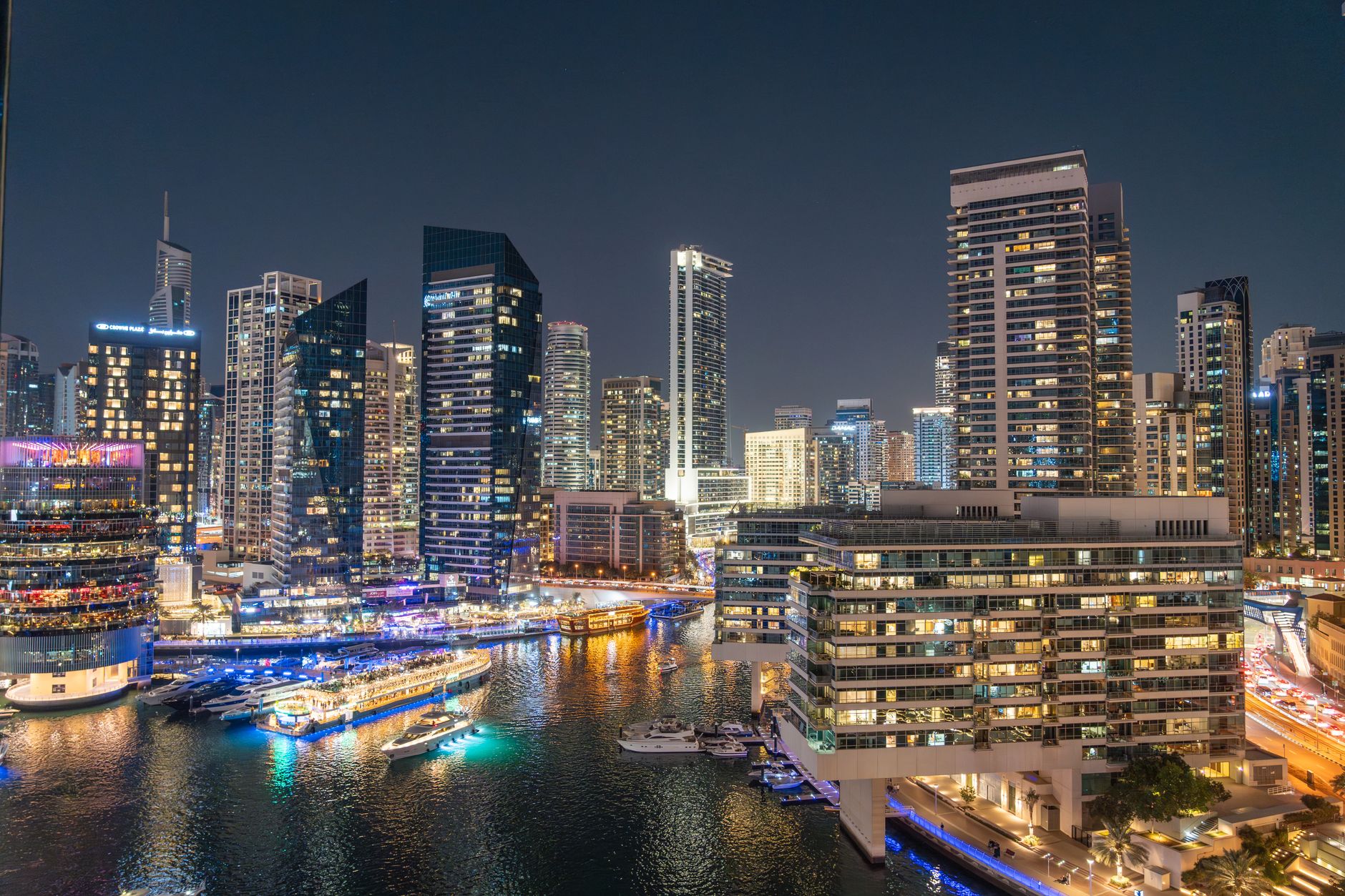 Dubai travel guide — WanderSteals budget travel