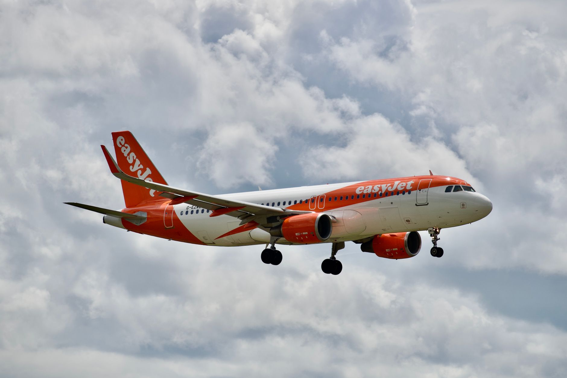 Cheapest Airports to Fly Into for the World Cup — flights from UK to World Cup 2026 USA travel guide