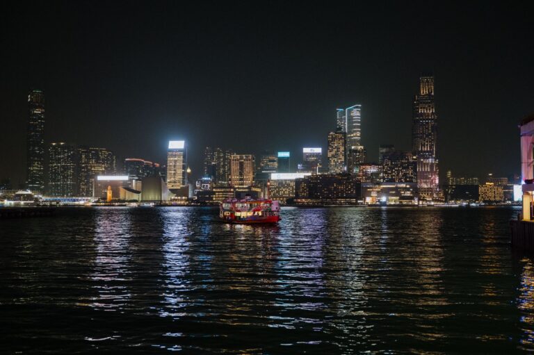 Hong Kong travel guide — WanderSteals budget travel