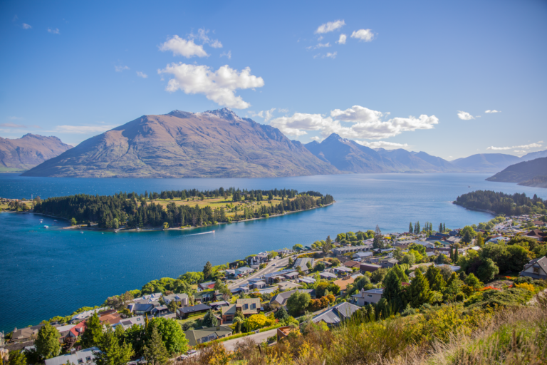 Queenstown travel guide — WanderSteals budget travel
