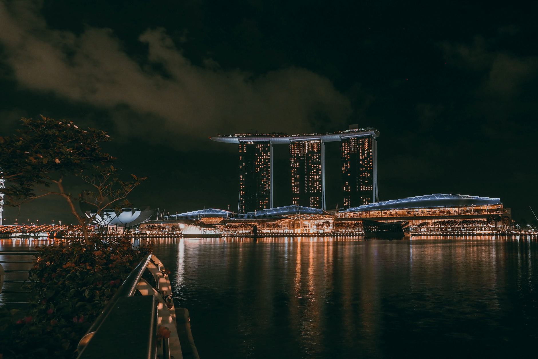 Singapore travel guide — WanderSteals budget travel