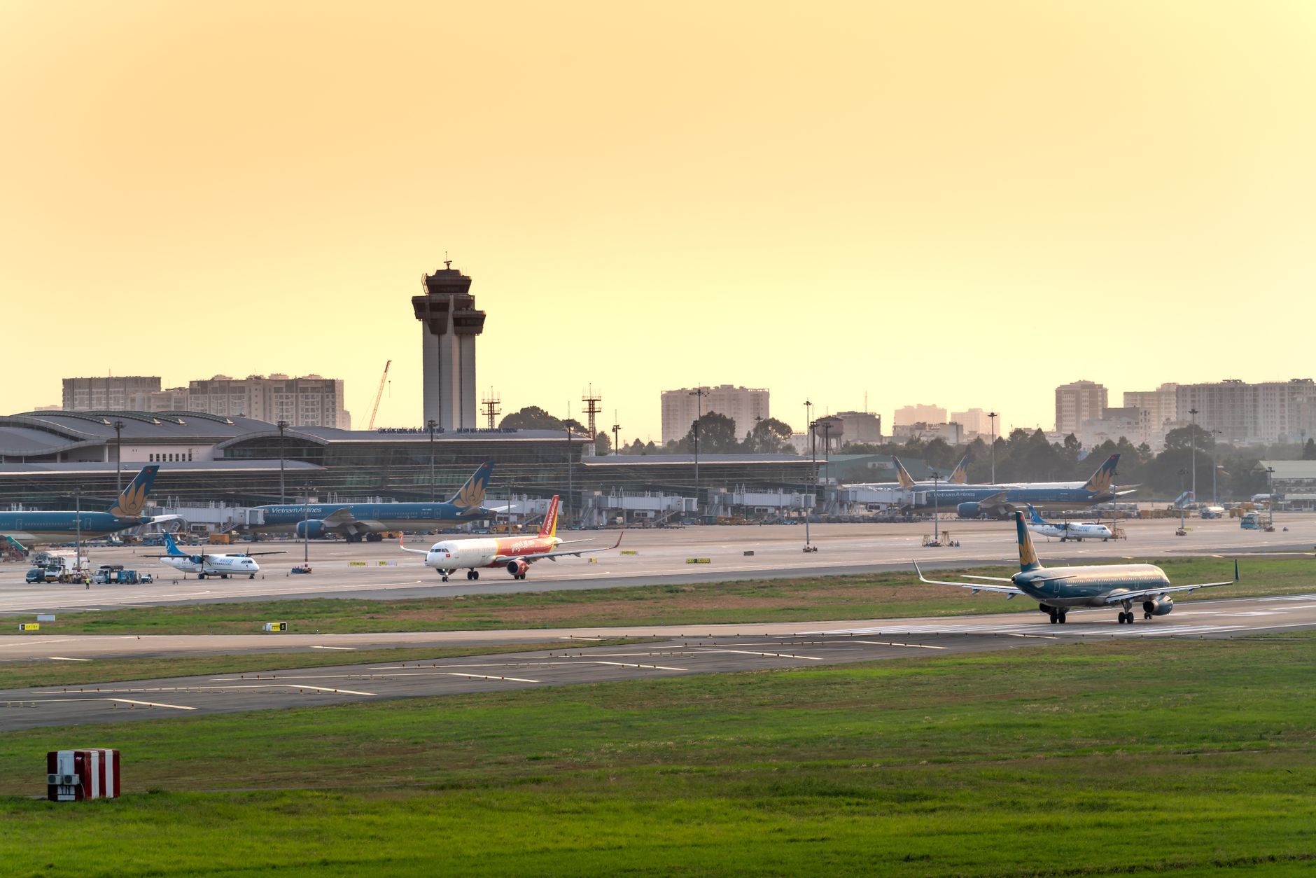 Book Your Flights to World Cup 2026 — cheapest airport to fly into for World Cup 2026 travel guide