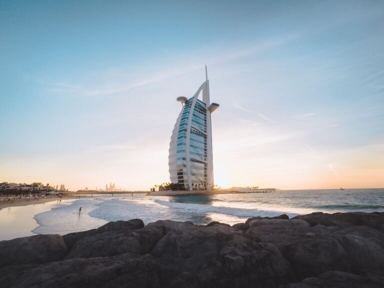 Dubai travel guide — WanderSteals budget travel