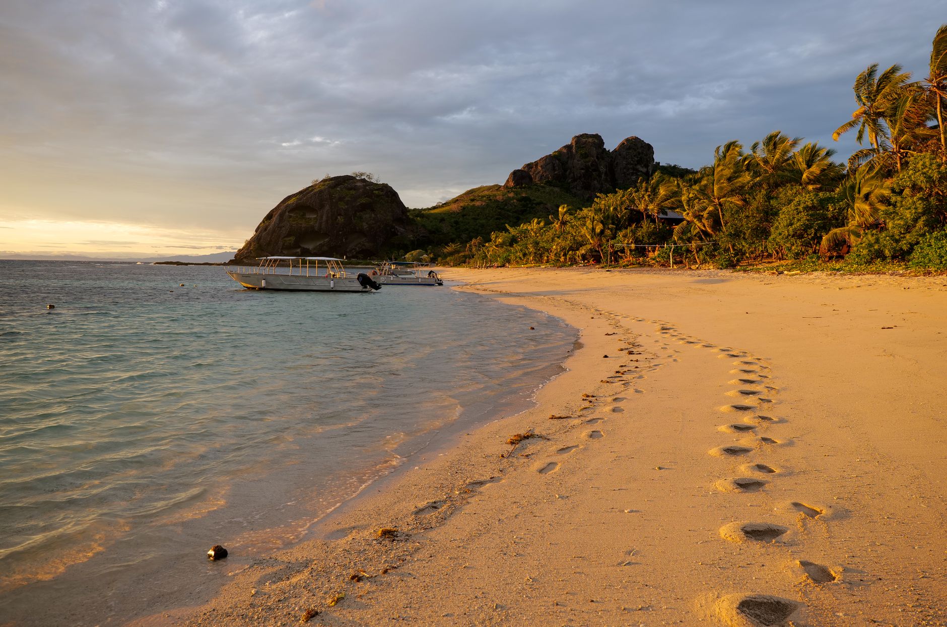 Booking Strategies to Lock in the Lowest Fares — Rarotonga travel guide